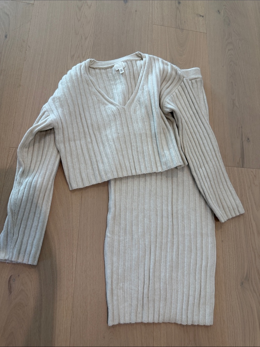 H&M Cream Ribbed Knit Two-Piece Skirt Set